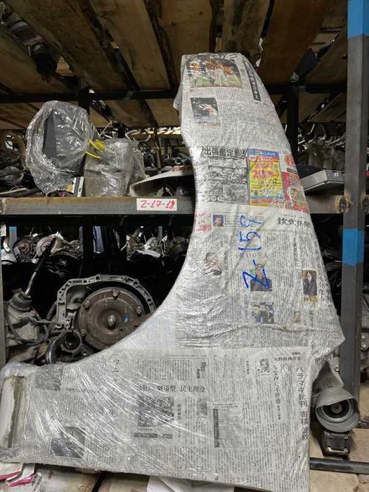 Крыло Mazda Premacy 2004