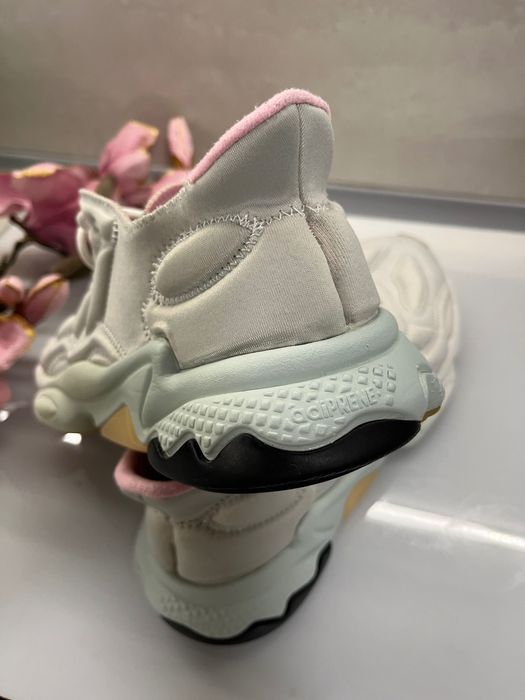 Adidas Ozweego Tech Дамски маратонки