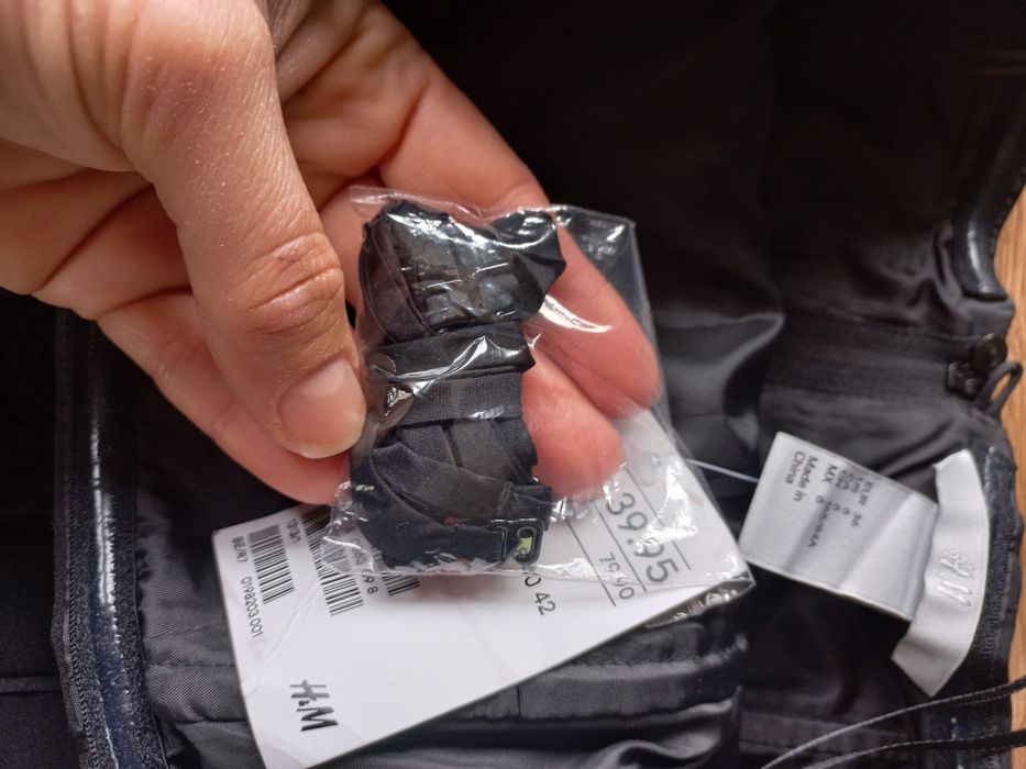 Нова коктейла малка черна рокля с етикет размер 36