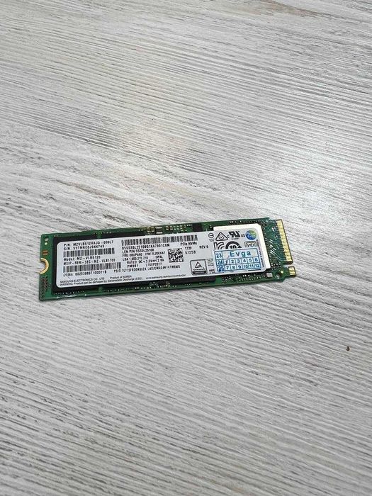 Samsung NVMe SSD 512GB - здоровье 98%