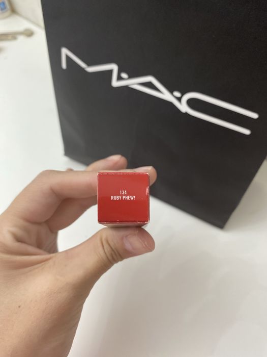 Продам матовую помаду от Mac!