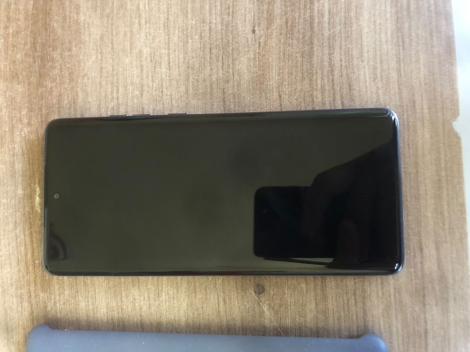 Vând telefon edge 60 fusion nou  256GB 12Ram