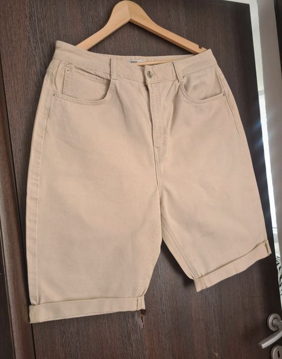 Blugi scurti de barbati