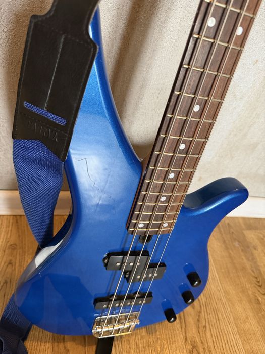 Бас гитара Yamaha