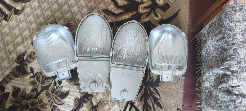Продавам улични лампи