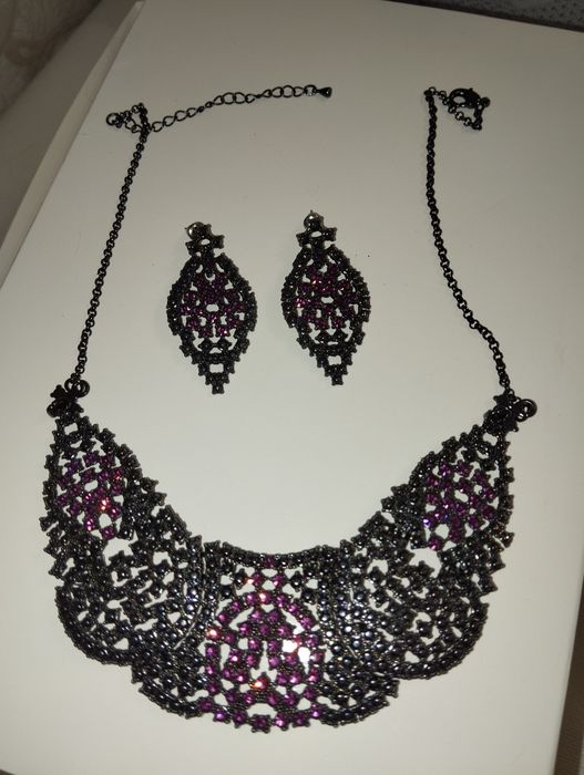 Кулоны на цепочке