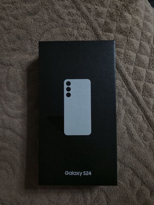 Продам Samsung S24 в отличном состоянии