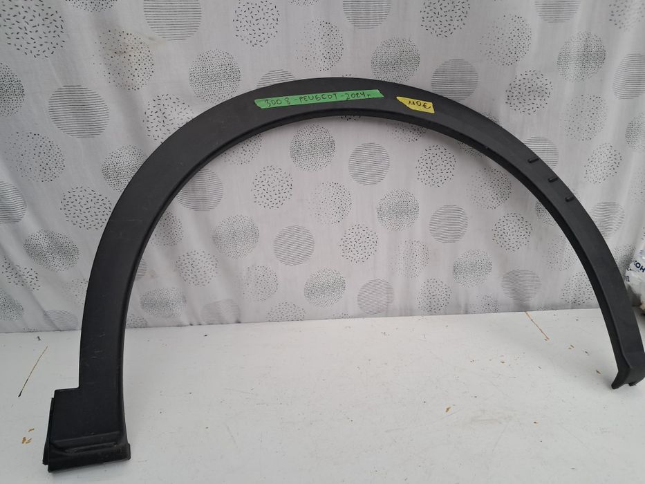 Лайсна преден   калник пежо 3008 Peugeot 3008 2024/2025г