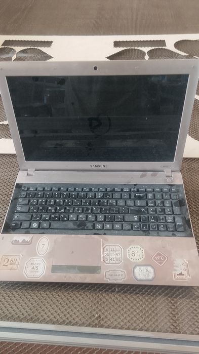 Notebook sotiladi Samsung