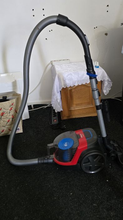 Aspirator fără sac, Philips PowerPro Compact, FC9330/09, 750W., PowerCyclone 5, perii triactive, parchet, filtru anti-alergic ECARF, roșu