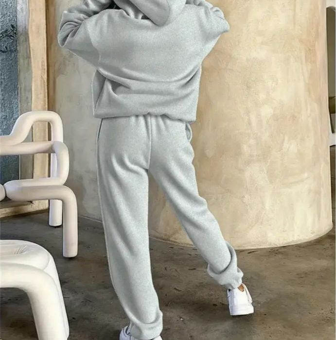 Дамски спортен комплект