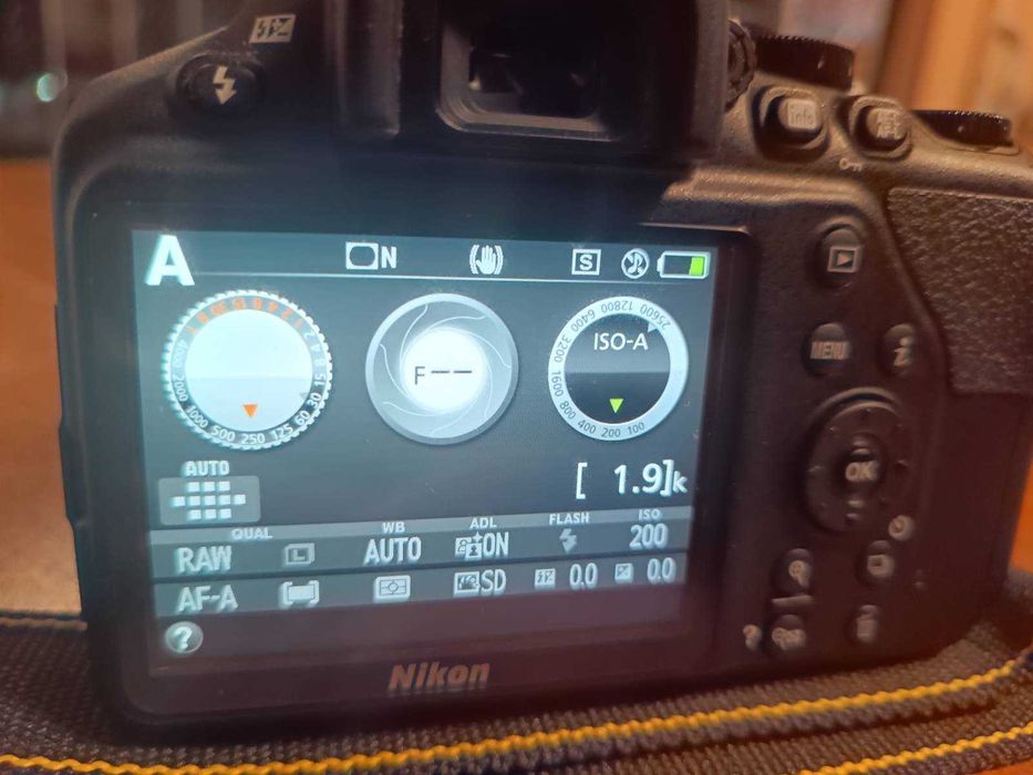 Nikon D3500 - DSLR камера