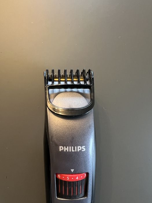 Trimmer / Aparat tuns barbă Philips QT4015 + Pieptene original (Pentru piese / reparație)