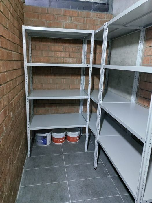 Стеллажи металлические для кладовок, дома и складов. Низкие цены