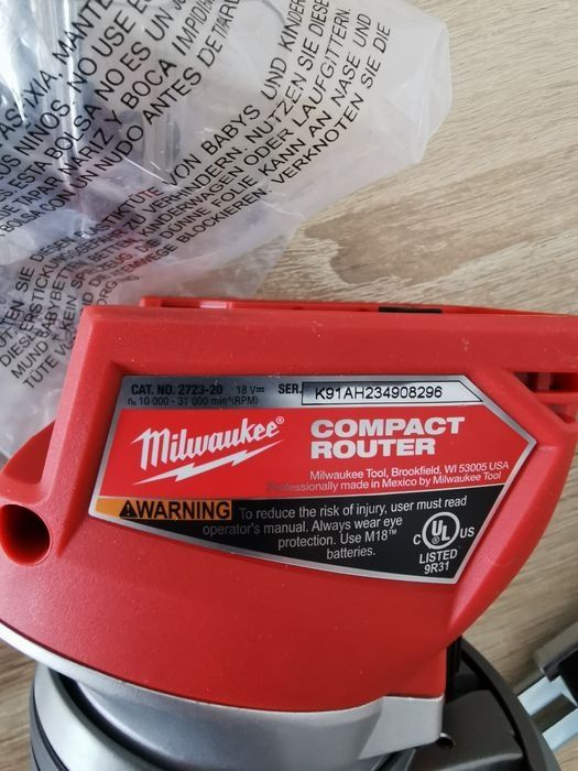 Freză milwaukee m18 model destinat pietei de America