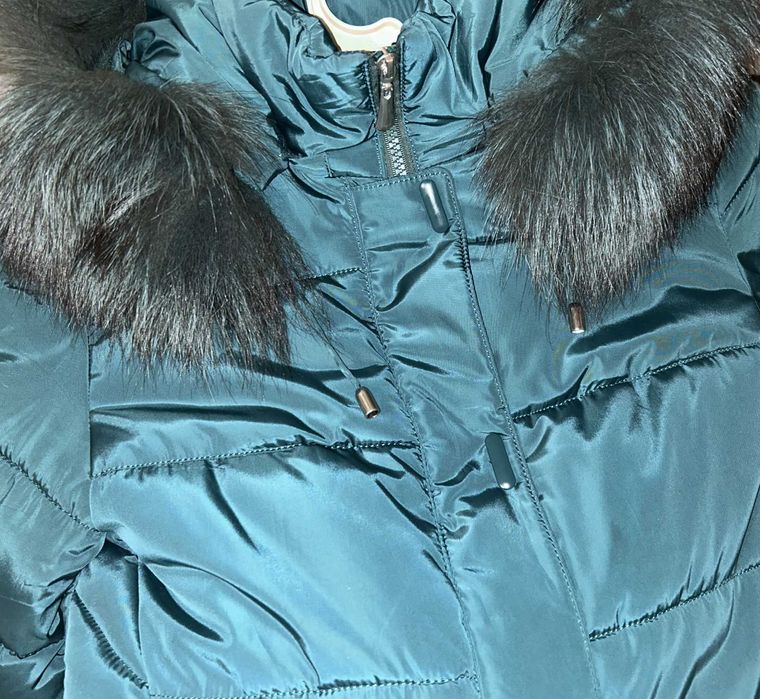 Зимняя куртка изумрудного цвета