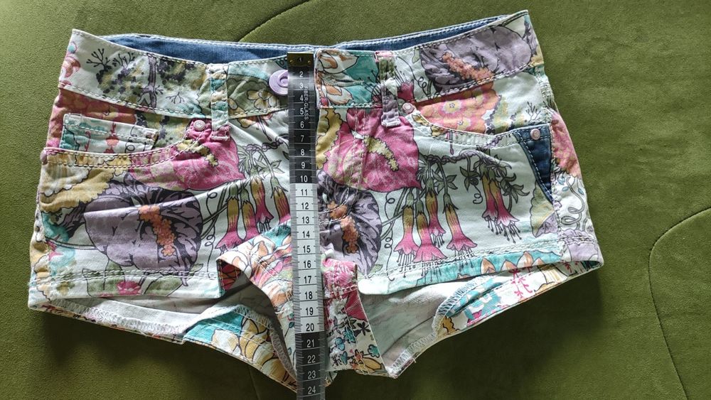 Шарени къси панталони XS