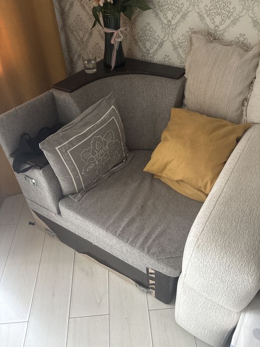 Отдам уголок бесплатно