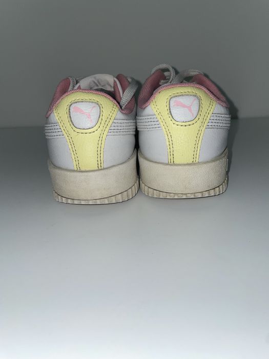 Кроссовки женские