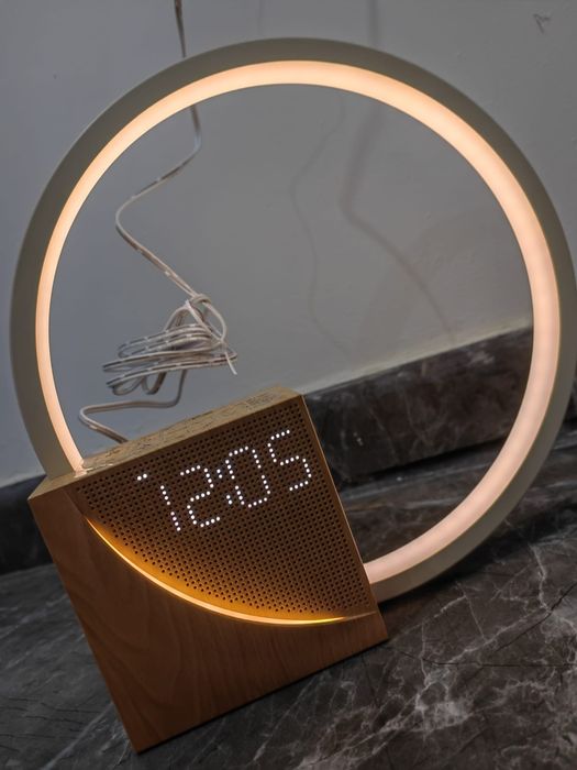 Vand lampă led cu lumină ambientală și ceas electronic