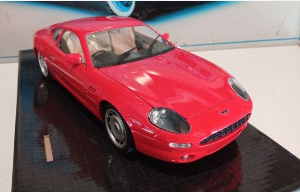 Aston Martin guiloy scara 1:18
Scara 1/18
Guitoy