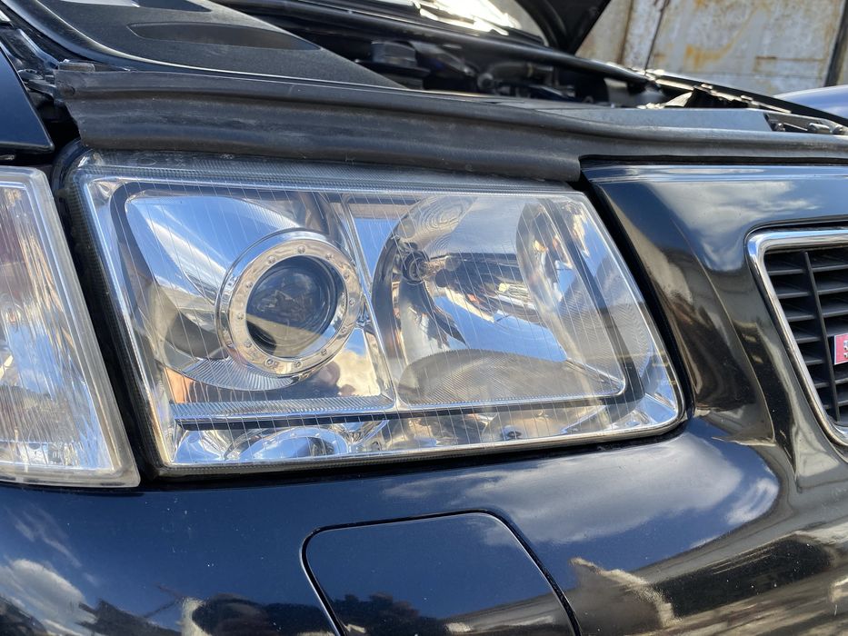 Фарове ксенон ауди с3 s3 2000г перфектни намалени
