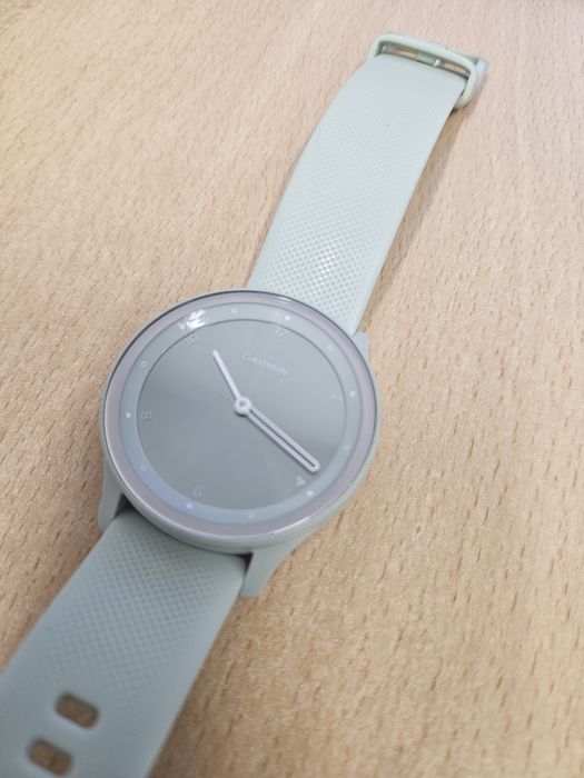 Smartwatch Garmin vívomove Sport – Aspect elegant, stare bună, cu accesorii originale