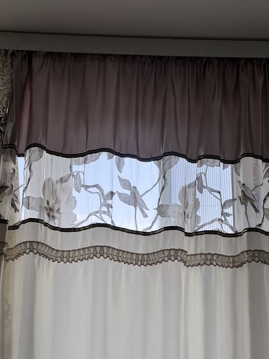 Шторые белые. Состояние хорошее.