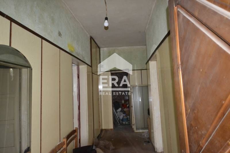 Продава се Етаж от къща в Хасково, Тракийски - 81 кв.м за 850 €/кв.м - Снимка #9