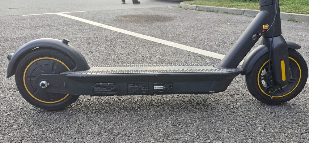 Ninebot MAX G30 - в отлично състояние