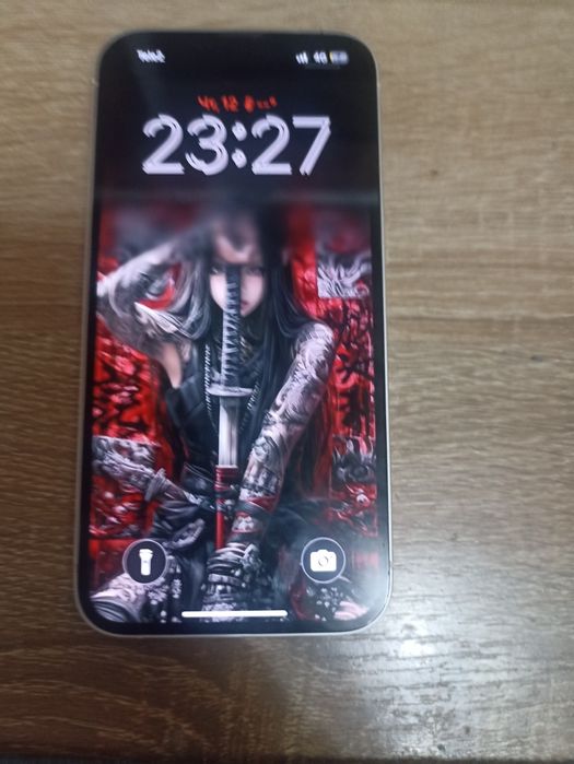 iPhone 13  белый