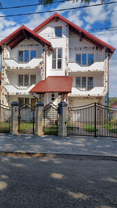 Vreau sa vand o casa