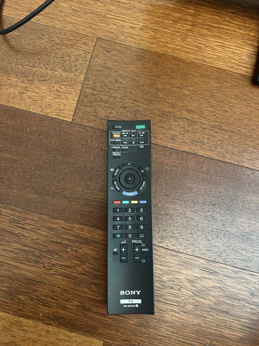 TV Sony bravia with remote