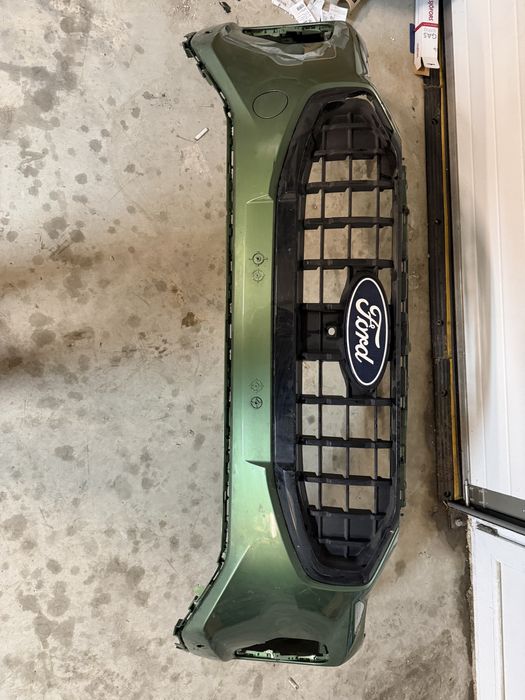 Bara fata + grila centrala Ford Kuga Mk3 Facelift Verde 2024/2025