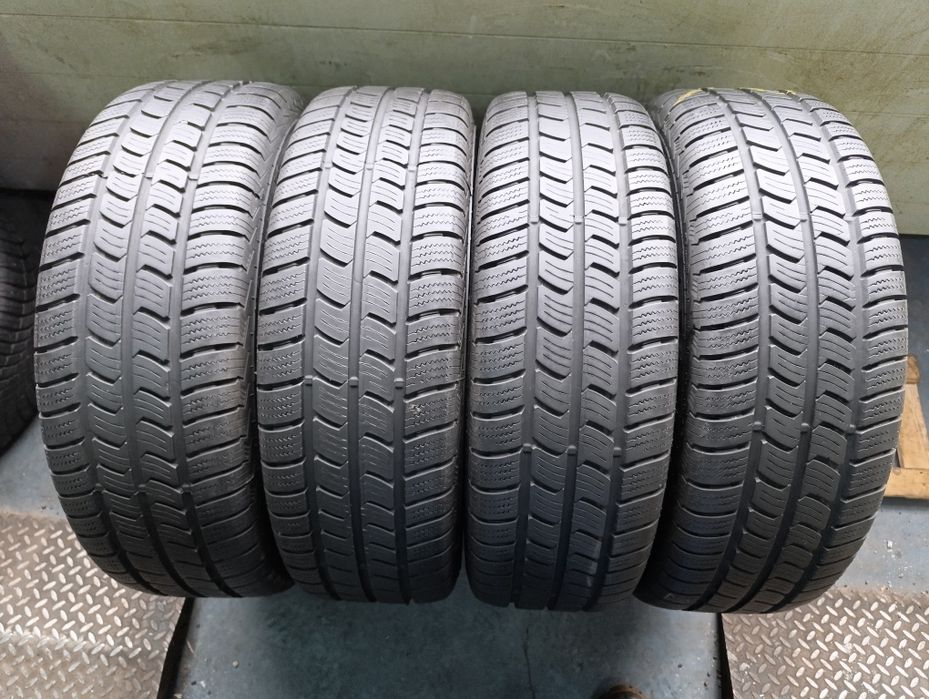 Anvelope de iarnă 225 75 16c Continental Vanco Winter 2