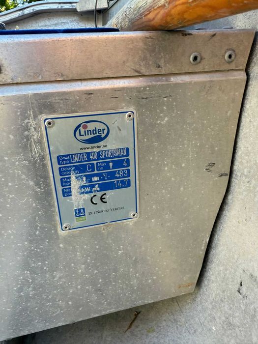 Barca aluminiu Linder 400 Sportsman cu peridoc