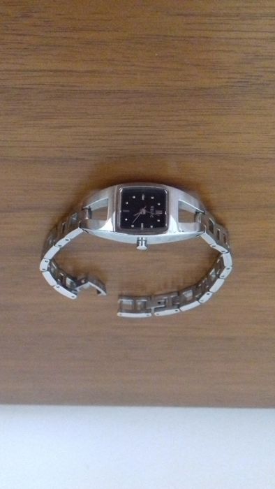 Елегантни дамски часовници