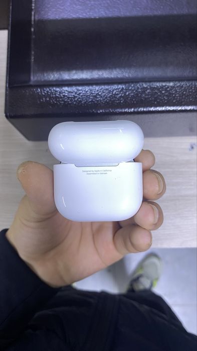 AirPods 4 поколения