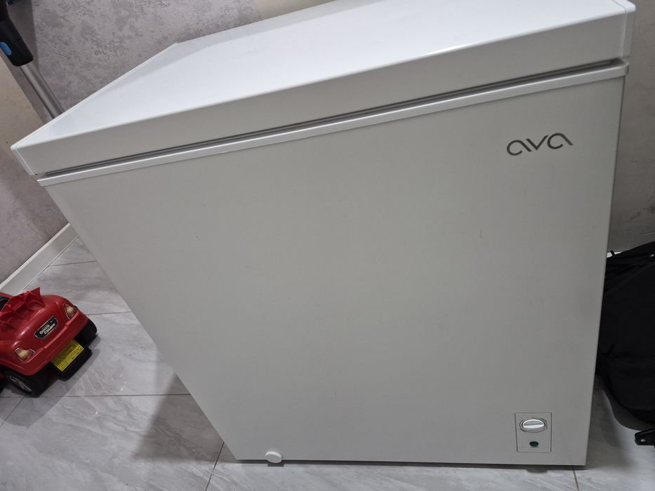Морозильник фирмы AVA