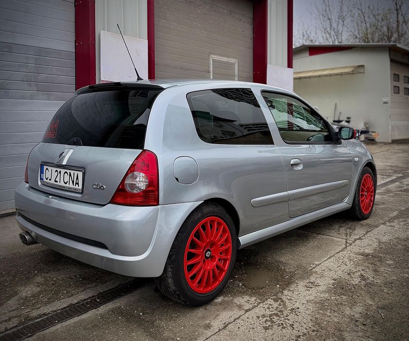 Renault Clio Sport 2.0