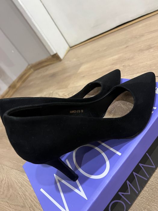 Дамски черни обувки на ток