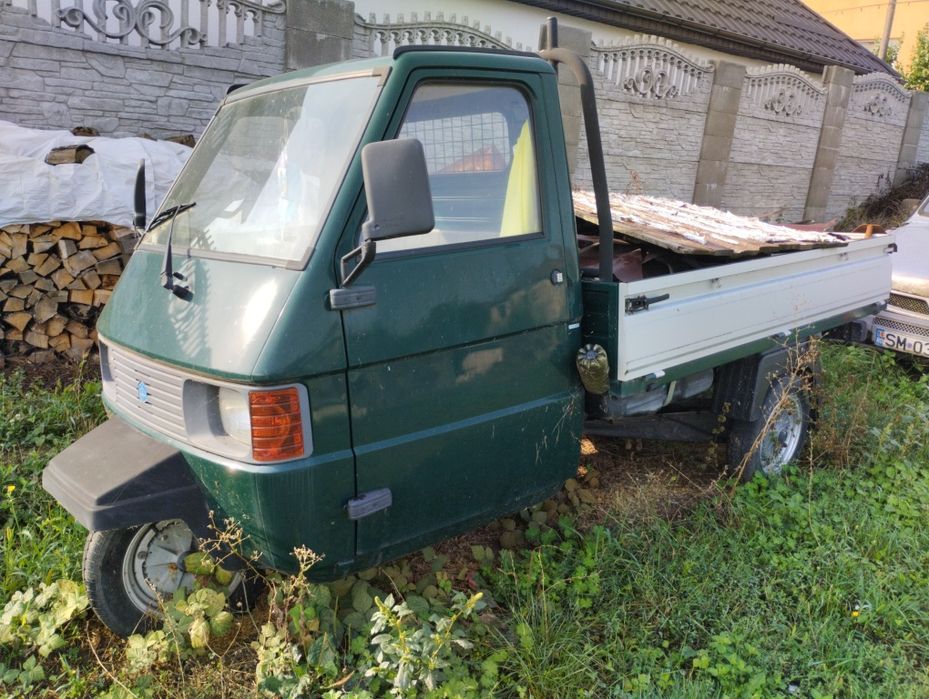 Vând Piaggio ape