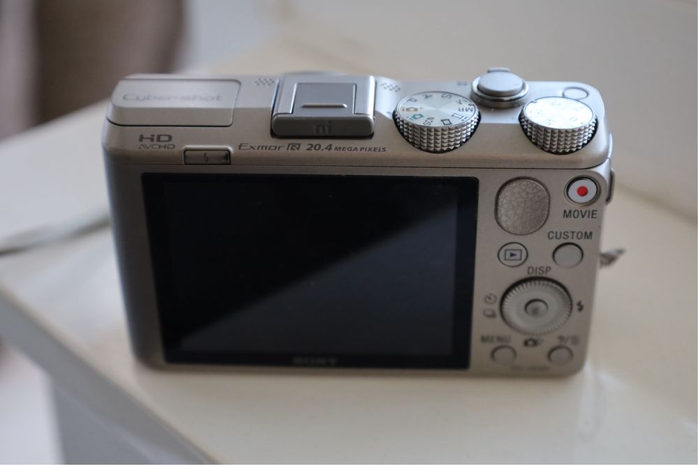 Sony Cyber-shot DSC-HX50V – 20.4MP | 30x Zoom | Wi-Fi | GPS | Full HD