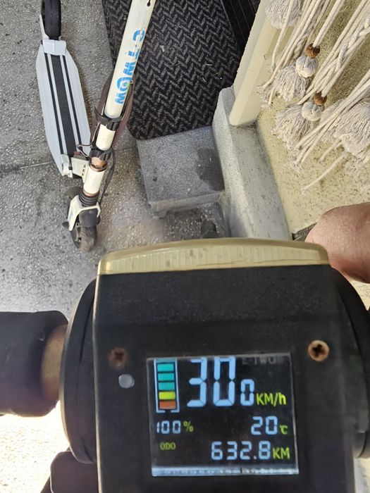 Trotinete e twow booster