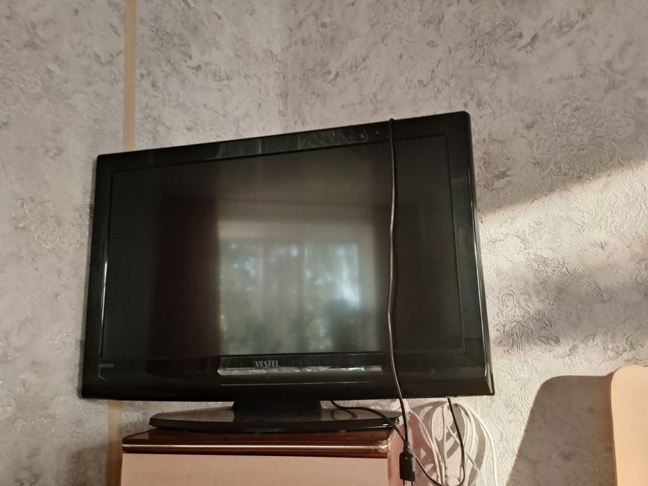 Продается телевизор 32 VESTEL