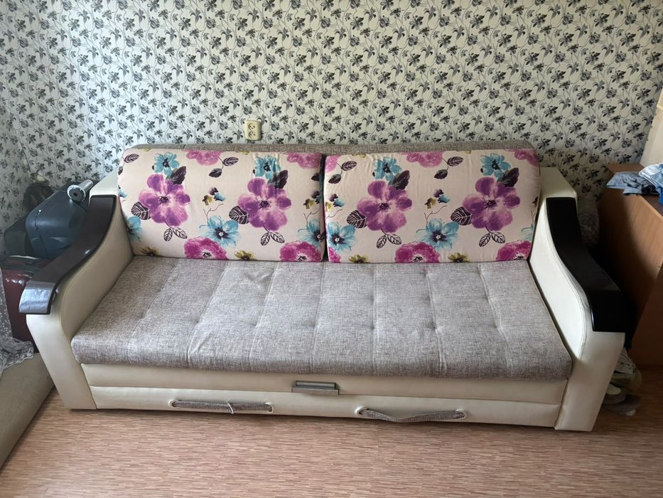 Продам    диван.