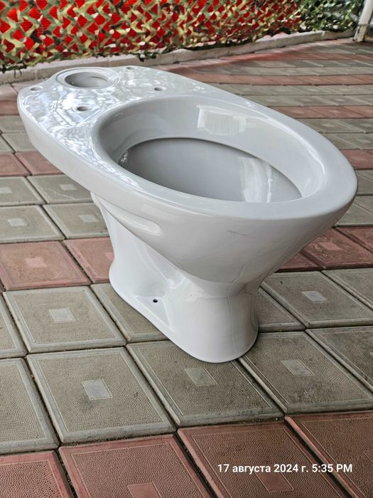 Унитаз новый. Без бачка