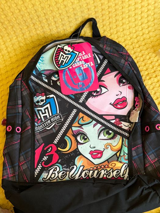 Раница на MonsterHigh