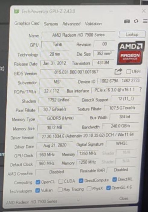 Vând placa video MSI AMD Radeon HD 7970 3GB GDDR5