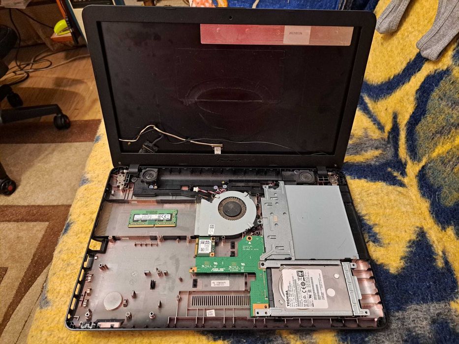 Vand ASUS X541U pt. piese I3 160 GB SATA 3